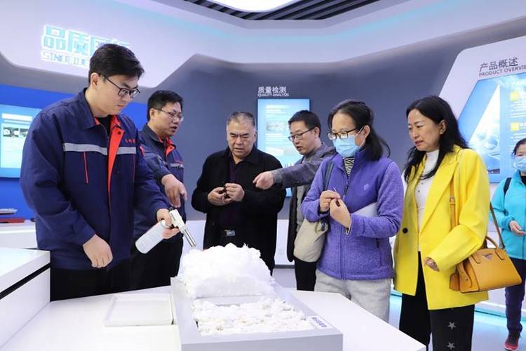 教研活动进企业 校企合作共发展